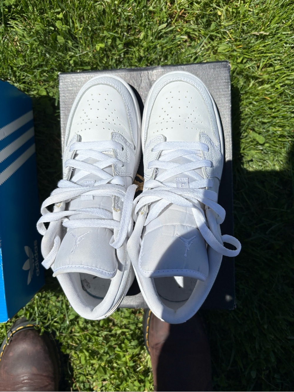 Jordan 1 Low White M 7/W 8.5